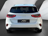 Gebraucht Kia Ceed Spirit 140 PS (102 kW) 2025 Casa white Kleinwagen