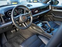 Gebraucht Porsche Cayenne 470 PS (345 kW) 2024 Schwarz SUV