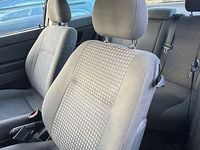 Second-hand Opel Astra 103 CP (75 kW) 2004 Argintiu Coupe