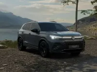 Neu VW Tiguan R-line 150 PS (110 kW) 2026 Uranograu SUV