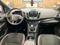 Gebraucht Ford Kuga ST-Line 150 PS (110 kW) 2018 Frostweiß SUV