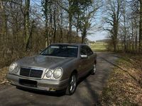 Gebraucht Mercedes E280 Elegance 193 PS (141 kW) 1996 Grau Limousine