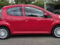 Gebraucht Citroën C1 SELECTION 68 PS (50 kW) 2011 Zu lackieren rot 3p0/deckende Kleinwagen