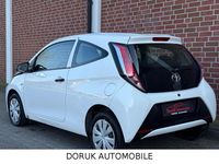 Gebraucht Toyota Aygo 69 PS (50 kW) 2018 Weiß Kleinwagen
