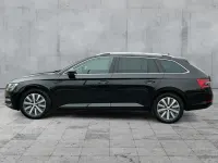 Gebraucht Skoda Superb Style 150 PS (110 kW) 2023 Blackmagic perleffekt Kombi