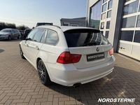 Gebraucht BMW 318 143 PS (105 kW) 2011 Weiß Kombi
