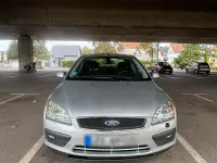 Gebraucht Ford Focus Ghia 116 PS (85 kW) 2005 Silber Limousine
