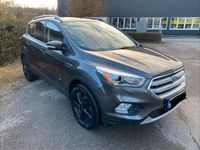 Gebraucht Ford Kuga Titanium 150 PS (110 kW) 2017 Grau SUV