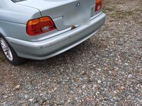 Gebraucht BMW 525 136 PS (100 kW) 2002 Silber Limousine