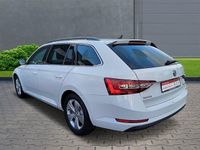 Gebraucht Skoda Superb Ambition 190 PS (139 kW) 2018 Weiss Kombi