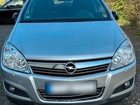 Gebraucht Opel Astra Edition 116 PS (85 kW) 2009 Silber Kombi