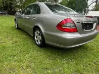 Gebraucht Mercedes E220 Classic 170 PS (125 kW) 2007 Gold Limousine