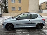 Gebraucht Peugeot 206 60 PS (44 kW) 2000 Silber Limousine