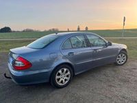 Gebraucht Mercedes E200 184 PS (135 kW) 2007 Blau Limousine