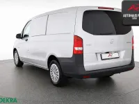 Gebraucht Mercedes Vito 163 PS (119 kW) 2022 Brillantsilber Van