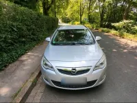 Gebraucht Opel Astra 101 PS (74 kW) 2012 Silber Kombi