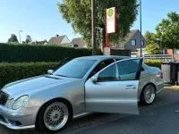 Gebraucht Mercedes E500 AMG 306 PS (225 kW) 2002 Silber Limousine