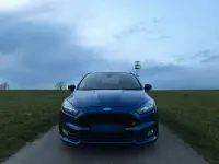 Używany Ford Focus ST 250 KM (183 kW) 2018 Niebieski Sedan/Limuzyna