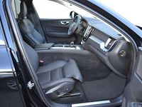 Gebraucht Volvo XC60 Plus 197 PS (144 kW) 2024 Schwarz metallic SUV