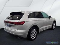 Gebraucht VW Touareg Elegance 231 PS (169 kW) 2025 Sechura beige metallic SUV