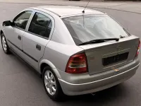 Gebraucht Opel Astra 84 PS (61 kW) 2001 Silber Limousine