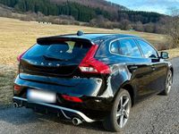 Gebraucht Volvo V40 R-Design 190 PS (139 kW) 2015 Schwarz Limousine