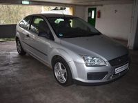Gebraucht Ford Focus Trend 101 PS (74 kW) 2006 Silber Limousine