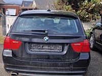 Gebraucht BMW 320 184 PS (135 kW) 2010 Schwarz Kombi
