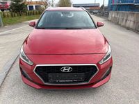 Gebraucht Hyundai i30 Trend 140 PS (102 kW) 2019 Rot Kombi