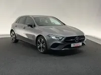 Gebraucht Mercedes A200 Progressive 163 PS (119 kW) 2023 Mountaingrau Limousine