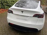 Gebraucht Tesla Model Y Standard Range 220 kW (300 PS) 2023 Weiß SUV