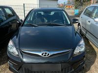 Gebraucht Hyundai i30 90 PS (66 kW) 2011 Schwarz Limousine