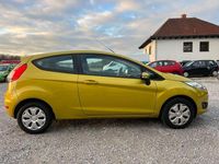 Gebraucht Ford Fiesta Trend 65 PS (47 kW) 2015 Gelb Limousine