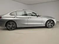 Gebraucht BMW 330e Sport Line 292 PS (214 kW) 2025 Blau Limousine