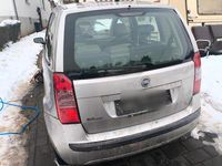 Gebraucht Fiat Idea 95 PS (69 kW) 2004 Silber Van / Kleinbus