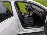 Gebraucht VW Passat Highline 140 PS (102 kW) 2013 Weiß Kombi