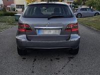 Gebraucht Mercedes B180 109 PS (80 kW) 2010 Grau Van / Kleinbus