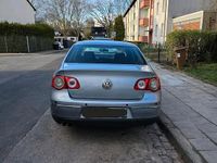 Gebraucht VW Passat 105 PS (77 kW) 2005 Blau Limousine
