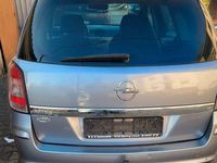 Gebraucht Opel Astra 105 PS (77 kW) 2008 Silber Limousine