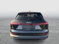 Second-hand Audi e-tron Basis 300 kW (408 CP) 2022 Negru SUV
