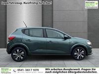 Neu Dacia Sandero Expression 101 PS (74 kW) 2025 Zedergrün Limousine