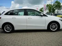 Gebraucht Mercedes B180 Style 136 PS (100 kW) 2019 Weiß Kleinwagen