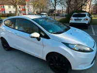 Gebraucht Ford Fiesta 60 PS (44 kW) 2009 Weiß Kleinwagen