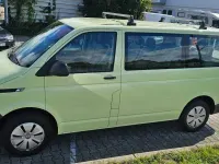 Używany VW Caravelle 110 KM (80 kW) 2021 Zielony Van