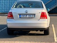 Second-hand VW Bora 101 CP (74 kW) 2000 Argintiu Berlinǎ