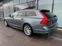 Gebraucht Volvo V90 Momentum 190 PS (139 kW) 2021 Grau Kombi