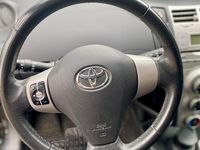 Gebraucht Toyota Yaris 69 PS (50 kW) 2007 Schwarz Kleinwagen