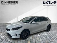 Neu Kia Ceed Platinum 140 PS (102 kW) 2025 Carraraweiss Kleinwagen