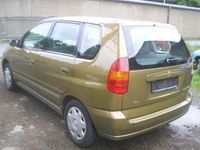 Gebraucht Mitsubishi Space Star 122 PS (89 kW) 1999 Gold metallic Van / Kleinbus