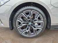Gebraucht BMW 550e Comfort Edition 489 PS (359 kW) 2024 Oxidgrau